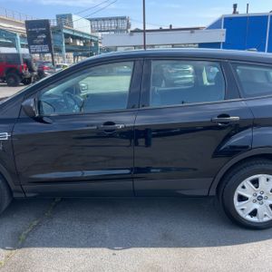 FORD ESCAPE S - 4