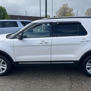 FORD EXPLORER XLT - 4