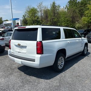 CHEVROLET SUBURBAN - 7