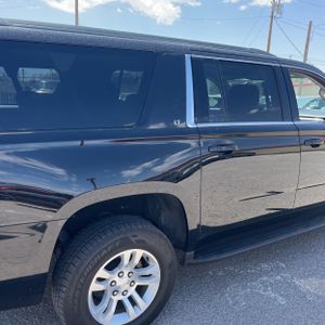 CHEVROLET SUBURBAN LT - 9