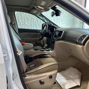 2017 JEEP GRAND CHEROKEE OVERLAND — фото 31