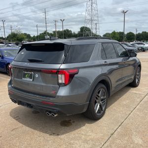 FORD EXPLORER ST - 8