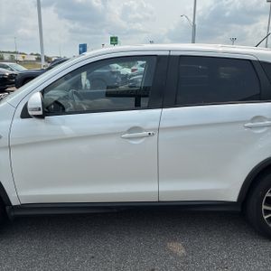 صورة 4 لـ 2016 Mitsubishi OUTLANDER SPORT 2.4 SE