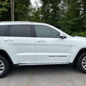 2021 JEEP GRAND CHEROKEE LAREDO E — фото 10
