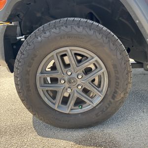 صورة مصغرة 17 لـ 2024 JEEP WRANGLER SPORT S