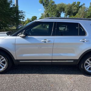 FORD EXPLORER XLT - 4