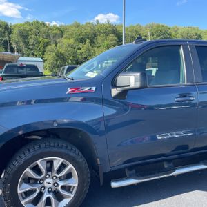 2019 Chevrolet SILVERADO 1500 RST 照片 2