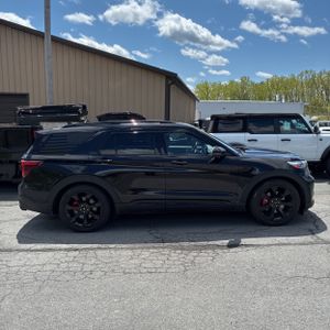 FORD EXPLORER ST - 10