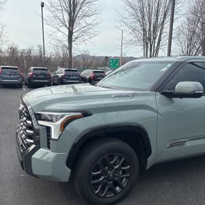 Toyota Tundra Platinum HV - 2