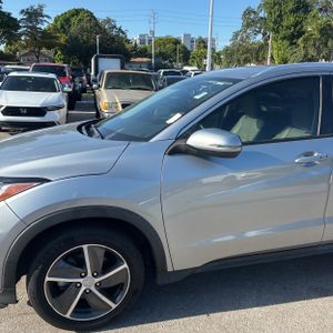 2021 Honda HR-V EX-L — фото 2