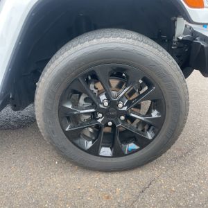 2023 JEEP WRANGLER 4XE SAHARA — миниатюра 20