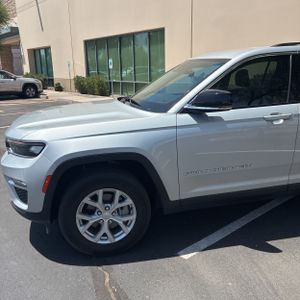 صورة 2 لـ 2023 JEEP GRAND CHEROKEE LIMITED