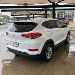 HYUNDAI TUCSON SE - 7