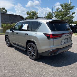 صورة 5 لـ 2022 Lexus LX 600 LUXURY