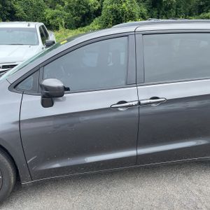 2018 Chrysler PACIFICA TOURING L — фото 4