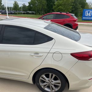 HYUNDAI ELANTRA VALUE EDITION - 5