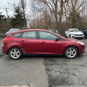 FORD FOCUS SE - 10