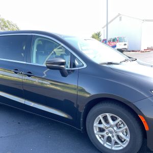 2023 Chrysler PACIFICA TOURING L — миниатюра 13