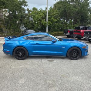 FORD MUSTANG GT - 10