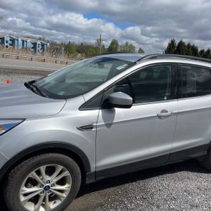 FORD ESCAPE SE - 2