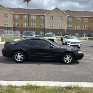FORD MUSTANG BASE - 10