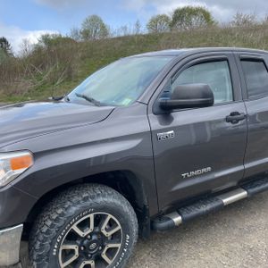 TOYOTA TUNDRA - 2