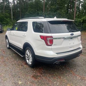 2018 FORD EXPLORER XLT photo 3