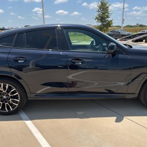 2026 BMW X6 M60I — миниатюра 11
