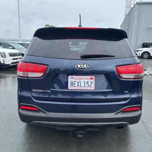 KIA SORENTO LX V6 - 7