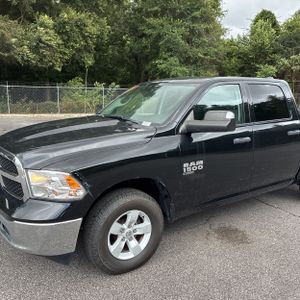 2023 RAM 1500 CLASSIC SLT — фото 2