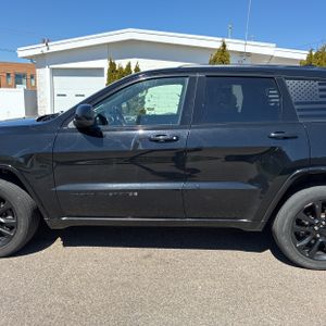 JEEP GRAND CHEROKEE LAREDO X - 4