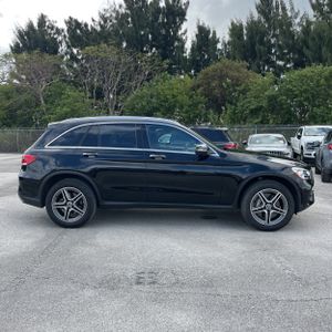 MERCEDES-BENZ GLC - 10