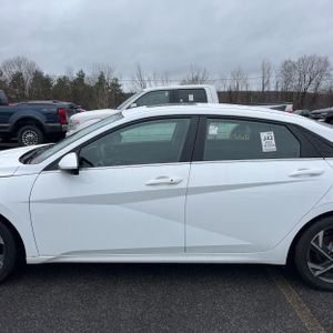 HYUNDAI ELANTRA SEL - 4
