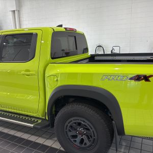 NISSAN FRONTIER CREW CAB PRO-4X 4X4 - 5