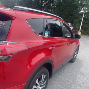 2017 Toyota RAV4 LE photo 9