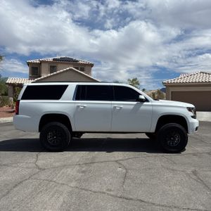 CHEVROLET SUBURBAN LT - 10