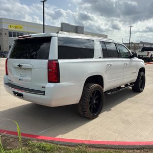 CHEVROLET SUBURBAN LT - 8