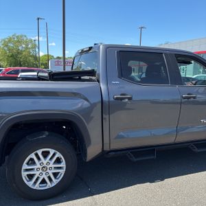 صورة 9 لـ 2023 Toyota TUNDRA SR5