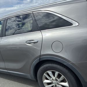 KIA SORENTO LX V6 - 6