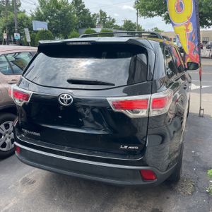 2014 Toyota HIGHLANDER LE photo 7