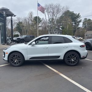 PORSCHE MACAN - 3