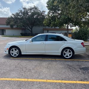 2010 Mercedes-BENZ S-CLASS photo 3