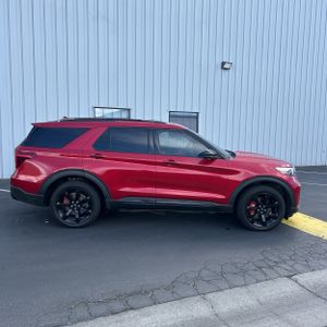 FORD EXPLORER ST - 10