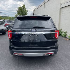 FORD EXPLORER XLT - 7