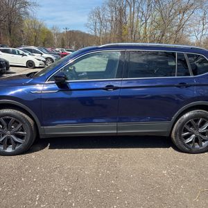 VOLKSWAGEN TIGUAN SE 4MOTION - 4
