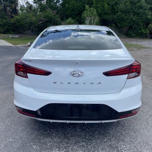 HYUNDAI ELANTRA SEL - 7