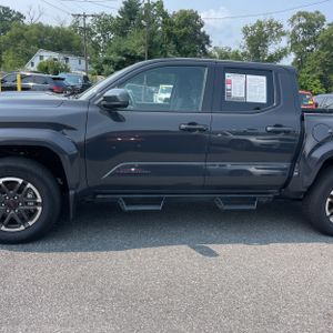 2025 Toyota TACOMA TRD SPORT photo 4