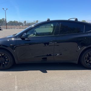 TESLA MODEL Y LONG RANGE - 4