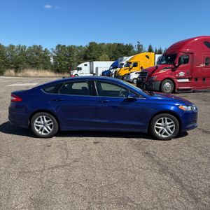 FORD FUSION SE - 10