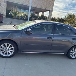 TOYOTA CAMRY HYBRID XLE - 4